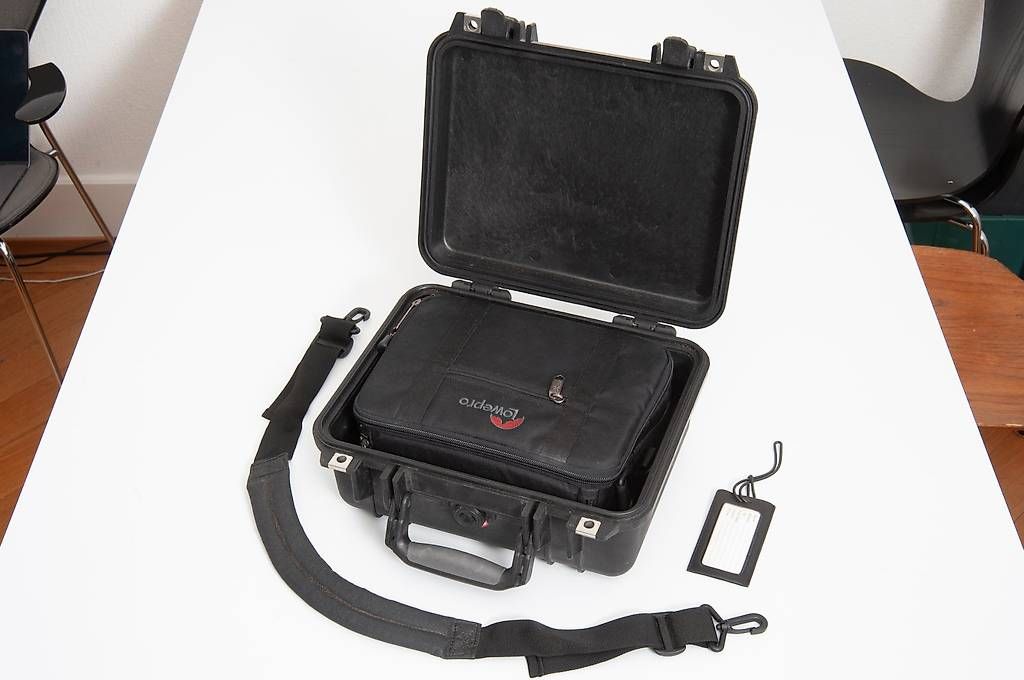 Lowepro Valigie: Lowepro Genuine Pelican case – Nuovo (secondo la descrizione) da Lausanne venduto da Phlox02