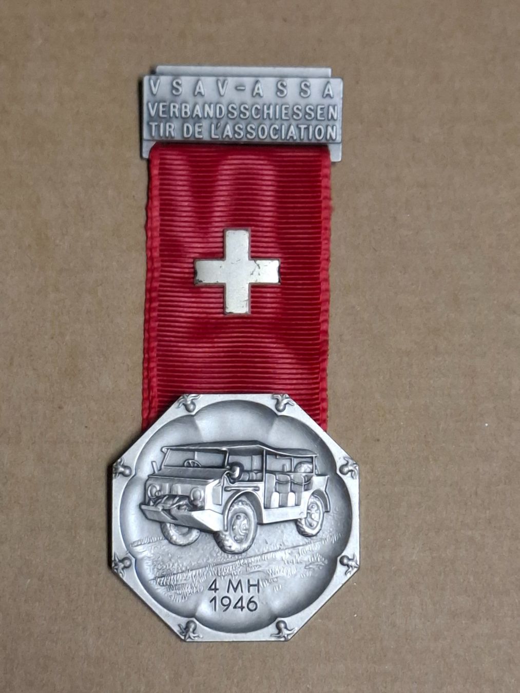 Medaillen: 4 MH 1946. (D748) – Gebraucht aus Schwanden GL von Suvorov 2