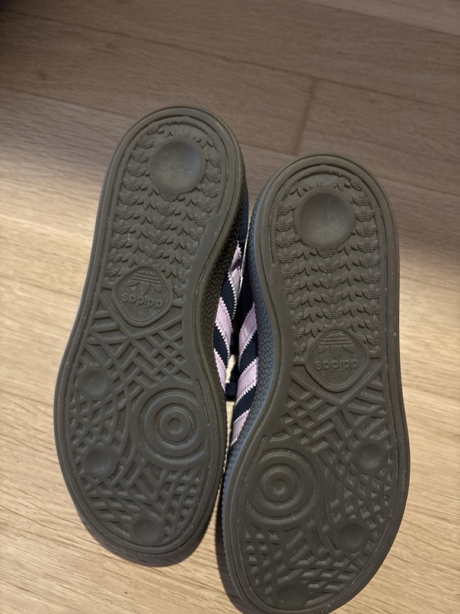 Schuhe für Mädchen: Adidas Spezial – Gebraucht aus Oberkulm von TD13 2