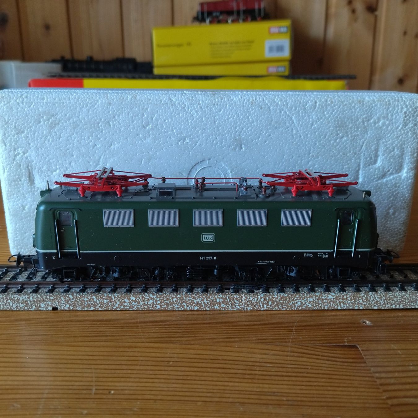 Fleischmann Modelleisenbahnen: Fleischmann Lok 141 237-8 (876) – Gebraucht aus Basel von BeanieUp