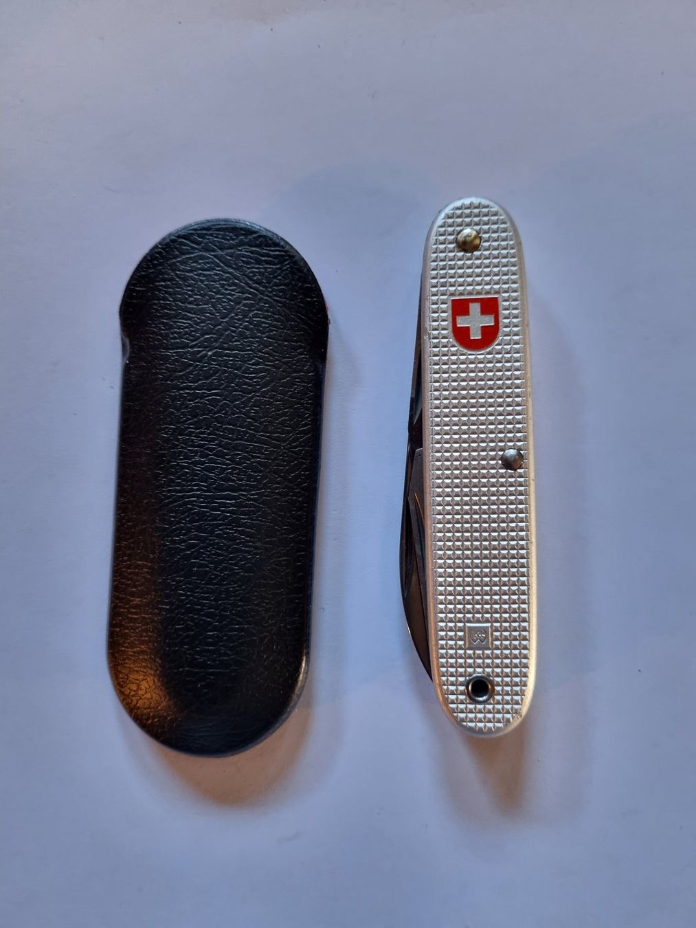 Victorinox Coltelli tascabile: Schweizer Sackmesser, Victorinox, mit Ledertasche, Top! – Nuovo (secondo la descrizione) da Trachslau venduto da post35