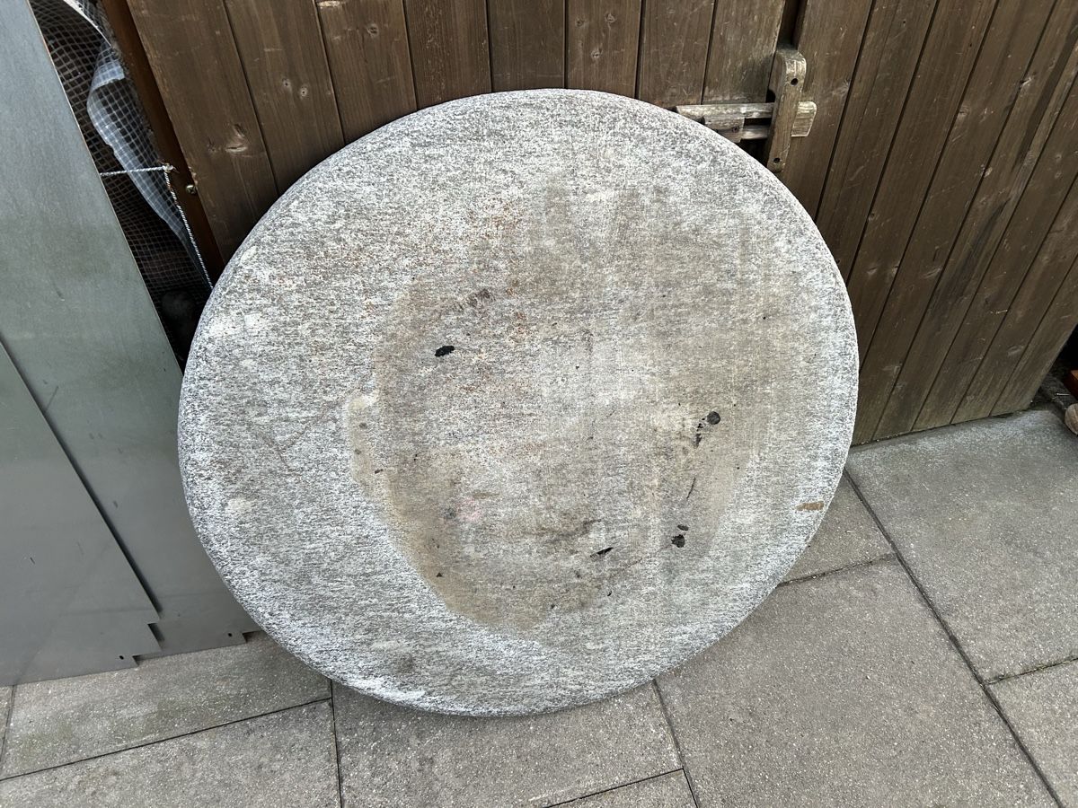 Servierplatten: Runder Steintischplatte Granit 90cm Durchmesser – Gebraucht aus Lanzenhäusern von vic63 5