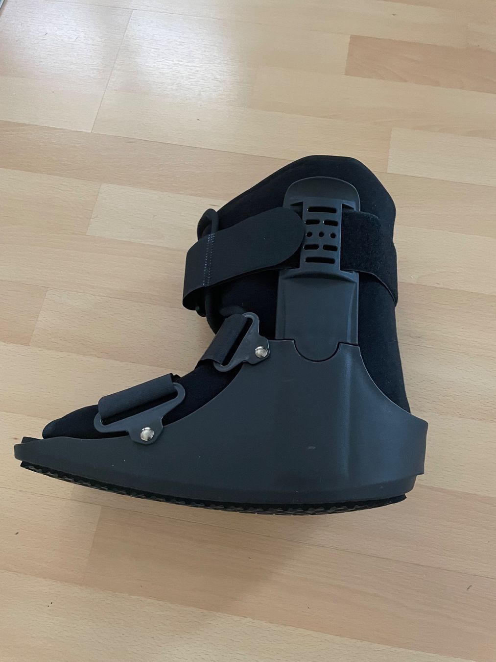 Attrezzature mediche: Orthopädischer Gehschuh/Walker Gr. M – Nuovo (secondo la descrizione) da Wila venduto da Lokelo 2