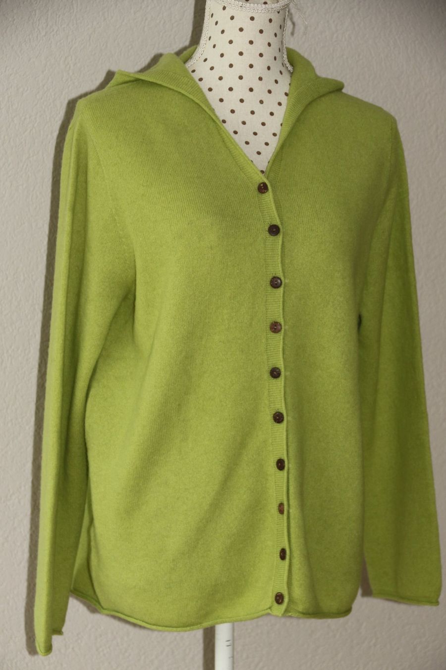 Jacken: Wunderschöne Kapuzenjacke aus 100% Wolle eher Gr.M  NEU – Neu und originalverpackt aus Oberwil-Lieli von Svetlana28 2