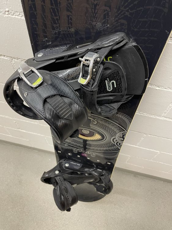 Snowboard Nitro Board: Nitro Magnum Snowboard 157cm – Usato da Wettingen venduto da seeglo 2