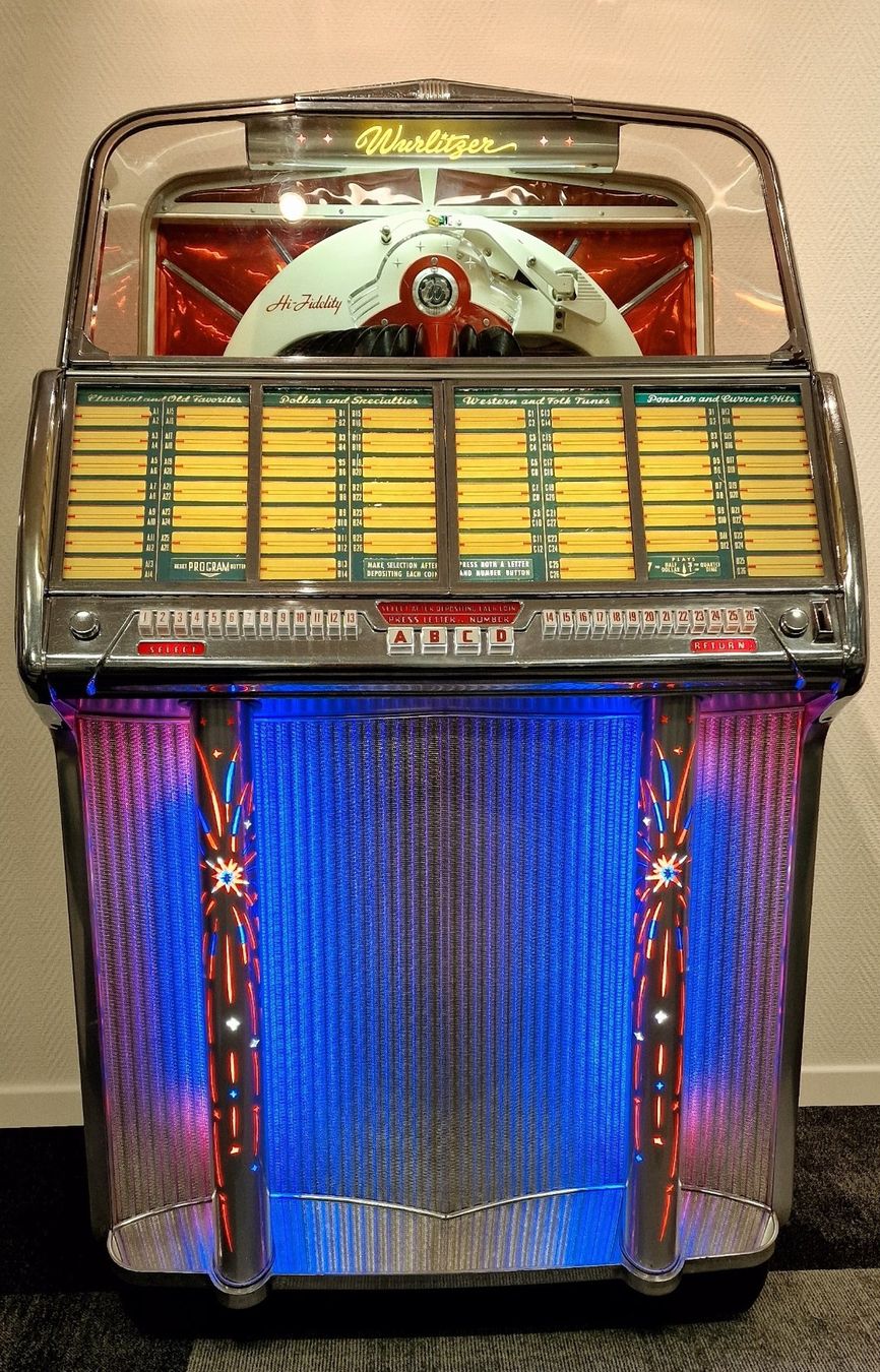 Wurlitzer Musiktruhen: Musikbox Jukebox Wurlitzer 1800 – Gebraucht aus Geroldswil von jukeman