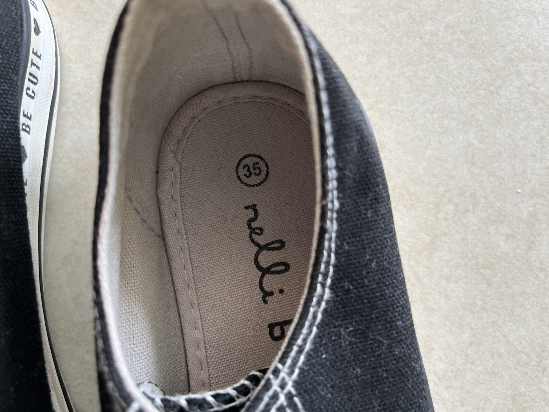 Scarpe per ragazze: Sneaker Mädchen schwarz Gr. 35 – Usato da Küssnacht am Rigi venduto da icbicb 1