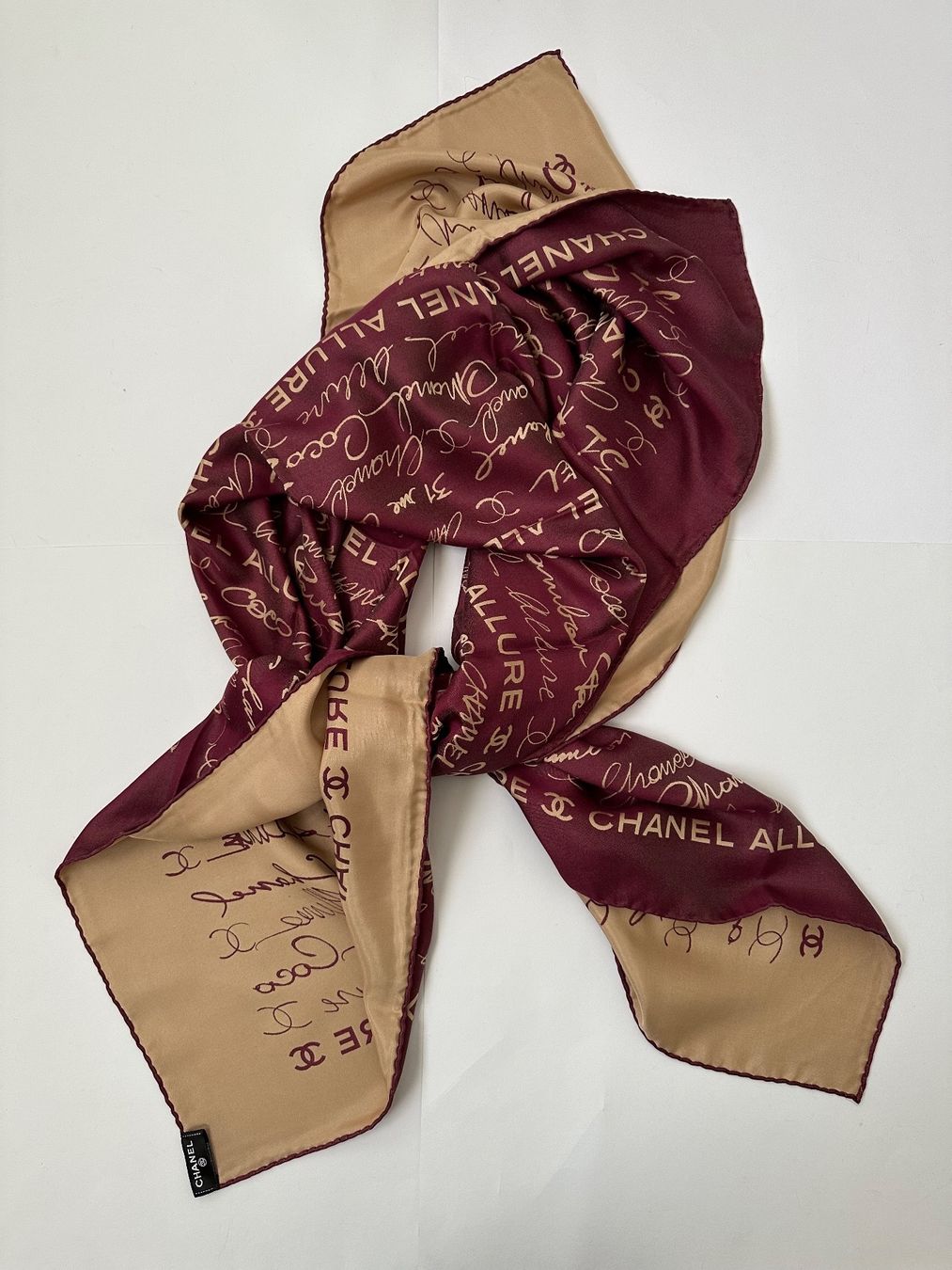 Chanel Foulard & Sciarpe: CHANEL twill silk scialle – Nuovo (secondo la descrizione) da Pregassona venduto da Reluxuryspace 3