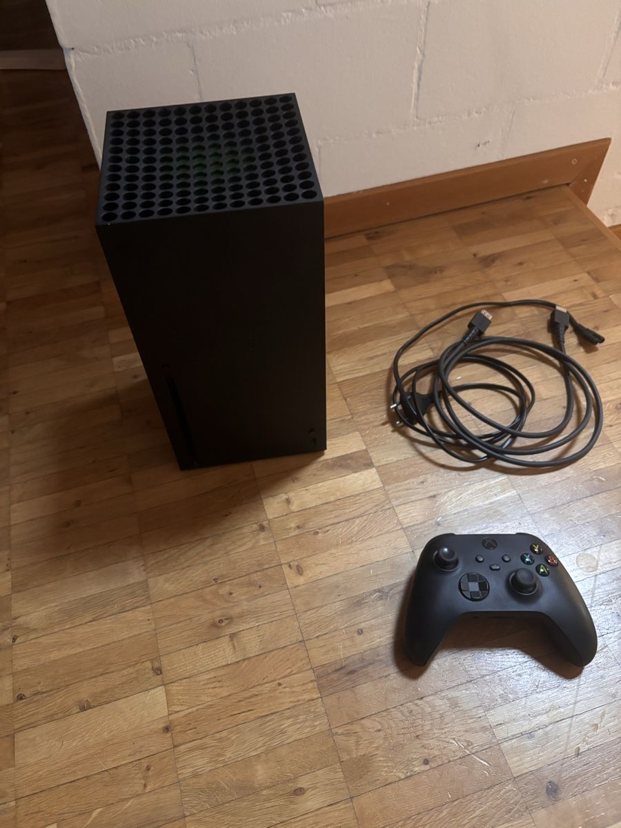 Microsoft Consoles: Xbox X/S Series  – D'occasion à Hinwil par gra_bs7c