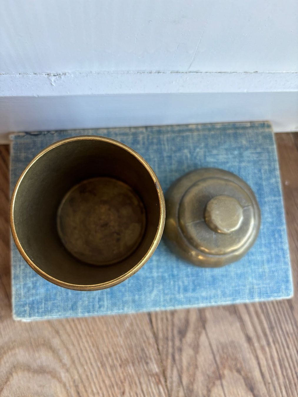 Sonstige Dekorationen & Accessoires: Brutalist antike Räuchergefass aus Bronze mit Deckel – Gebraucht aus Horgen von uge_pd5p 1