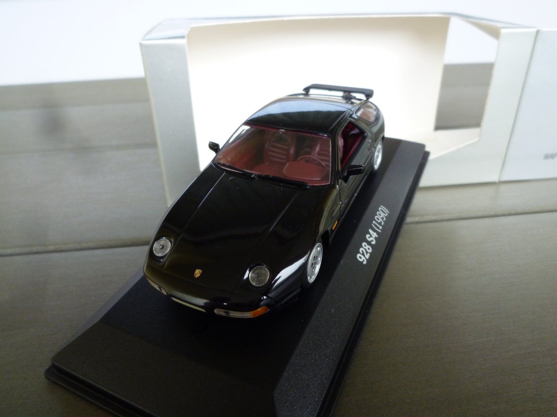 Porsche Modellini d'auto: Porsche 928 S4 (1990) – Nuovo e nell'imballaggio originale da Flawil venduto da Imperiosud 2