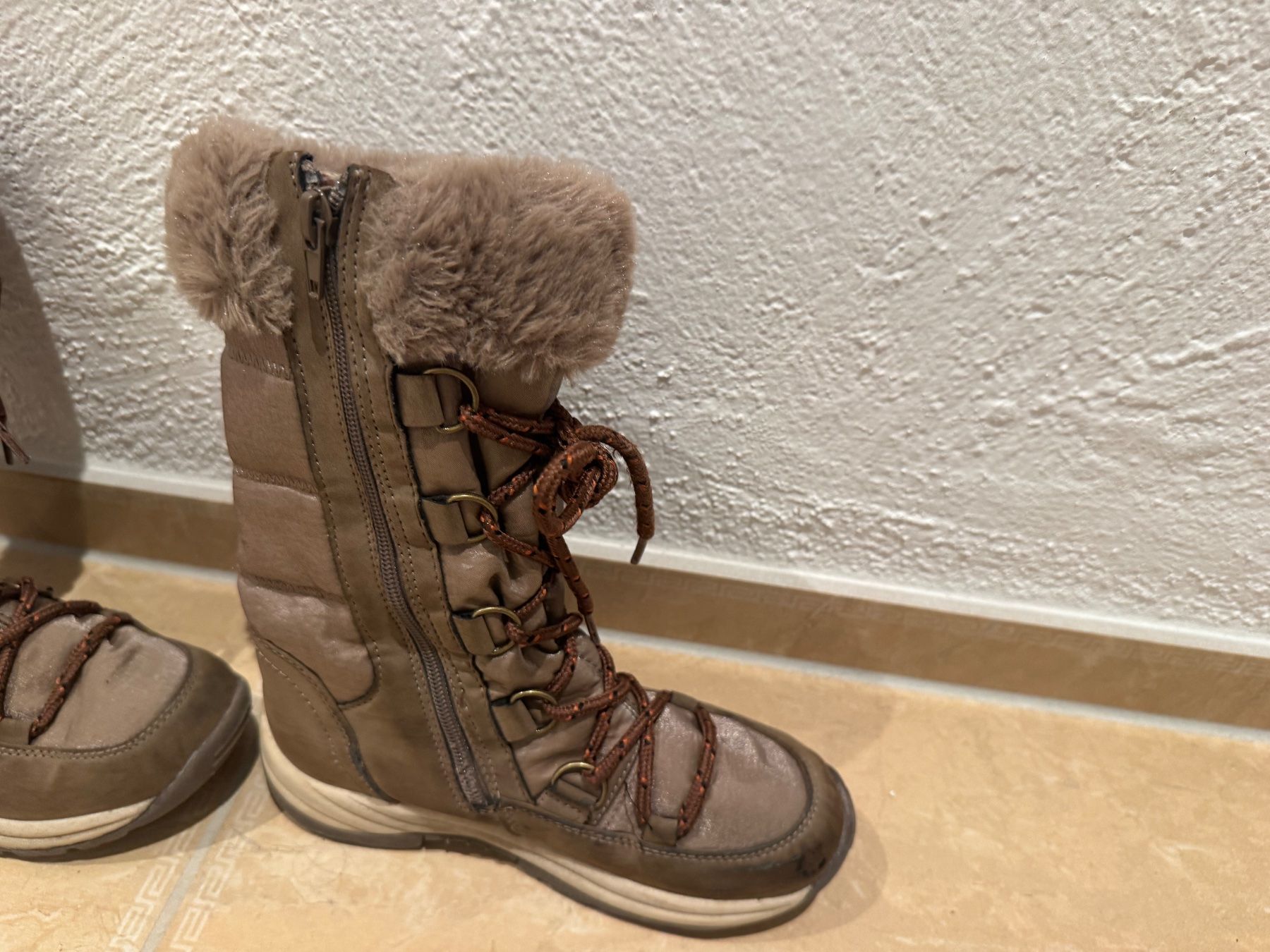 Schuhe für Mädchen: Deltex schöne warme Winterstiefel, 33 – Gebraucht aus Klingnau von Markus14 5