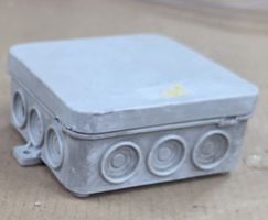Verteilerdose 80x80x40mm grau gebraucht