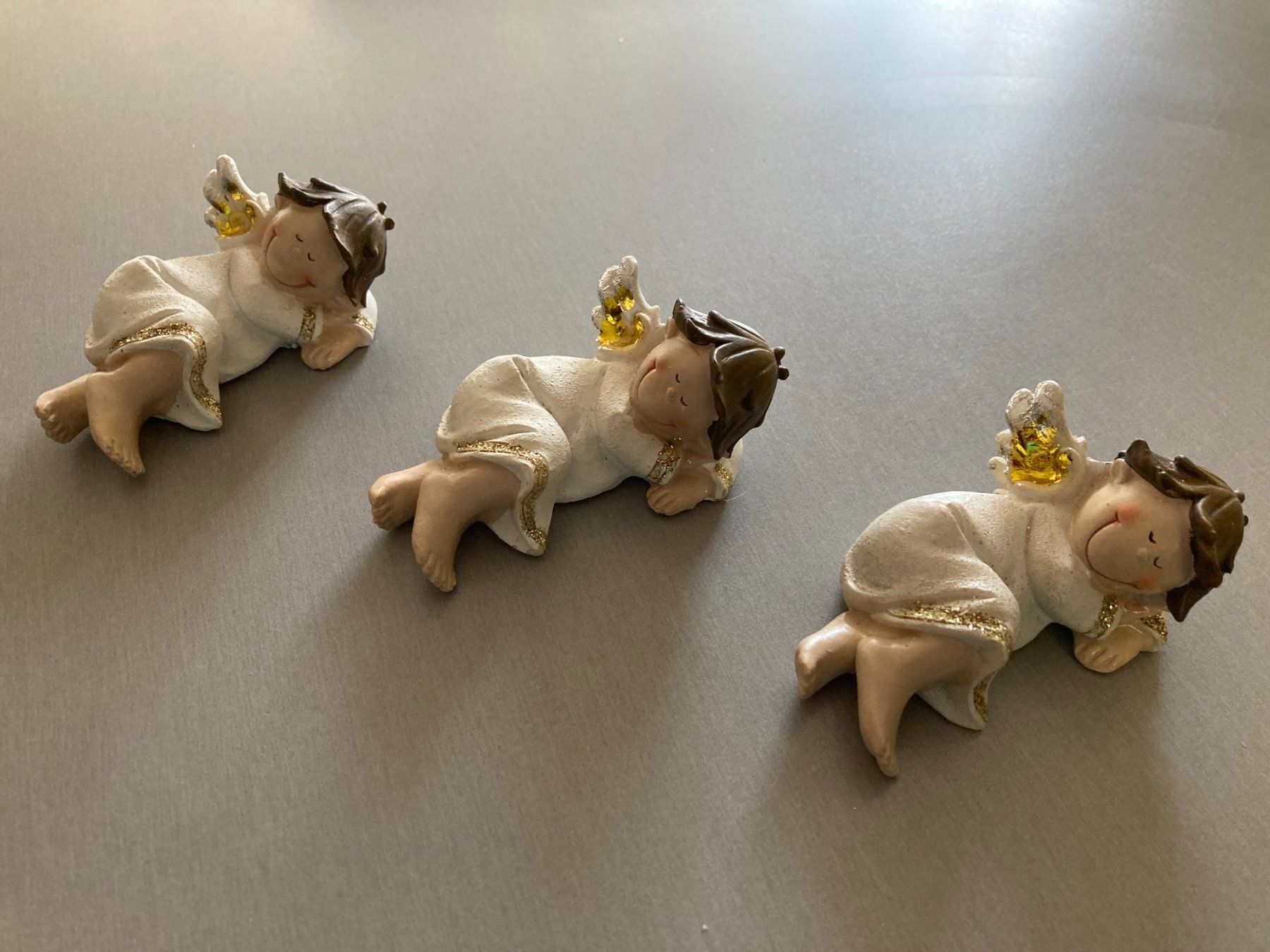 Tutte le decorazioni: 3 schlafende Engel – Nuovo e nell'imballaggio originale da Obfelden venduto da miau68