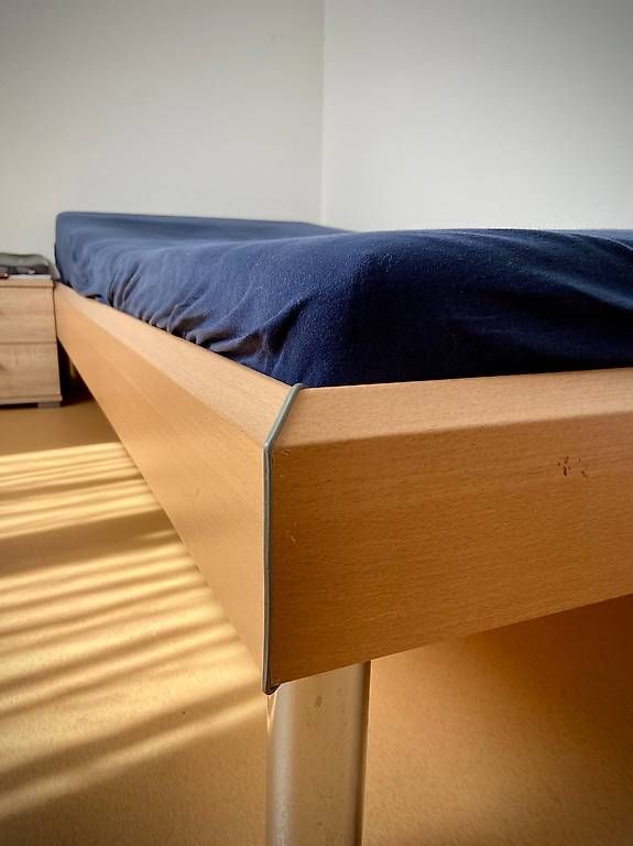 Letti: Bettgestell mit verstellbarem Lattenrost 90 mal 200 – Usato da Zürich venduto da Ricpat 8