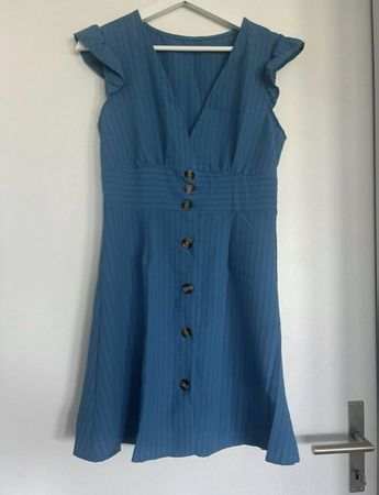 Blaues Kleid mit Knopfleiste ungetragen Grösse M