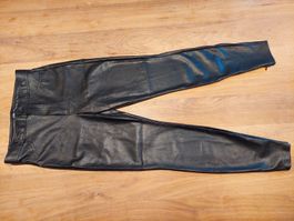 Zara Lederimitat Leggings, Grösse M (fällt kleiner aus)