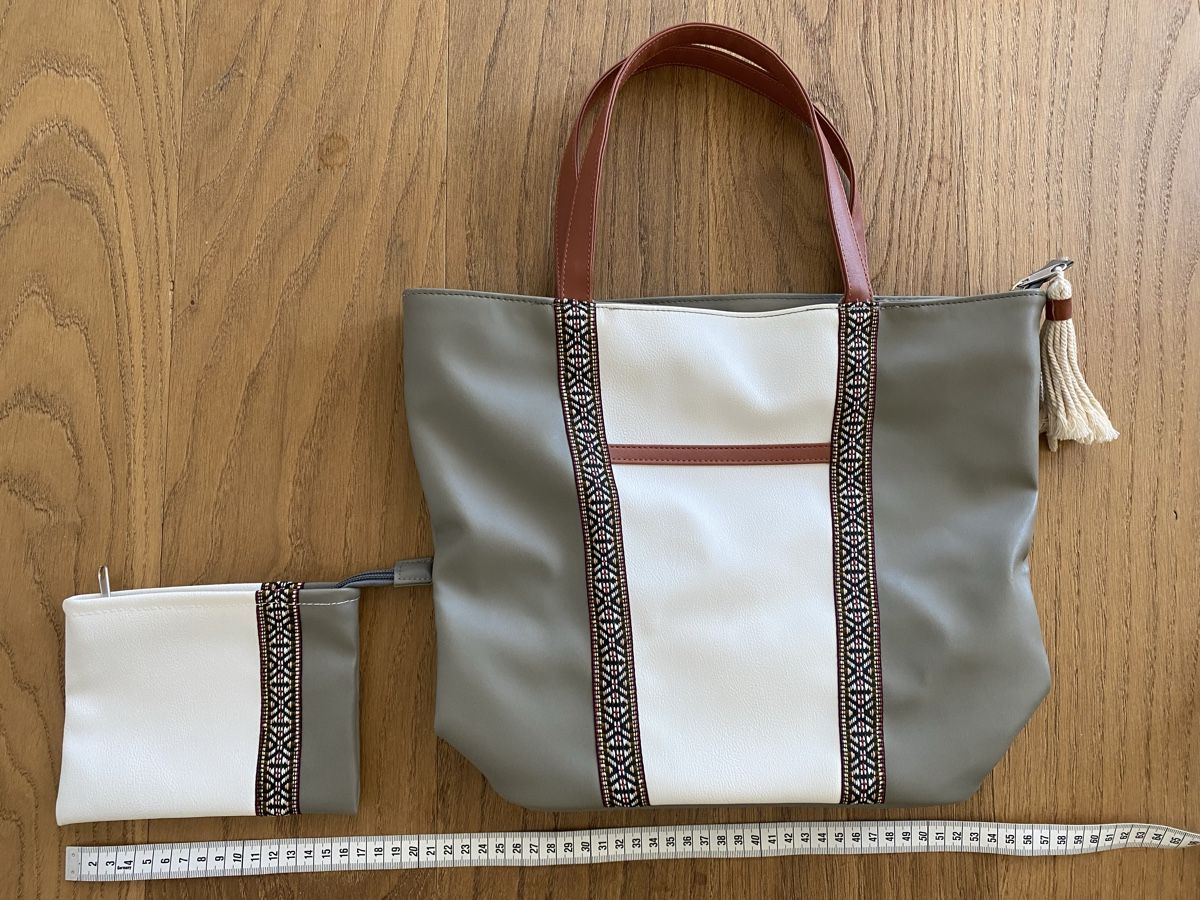 Sacs femmes: Handtasche mit Necessaire neu  – Neuf avec emballage d'origine à Meggen par 6003Luzern