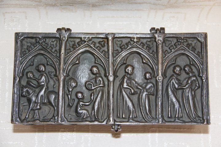 Truhen: Grande   antique  coffret en bronze . – Gebraucht aus Praz (Vully) von pikuluka1 2