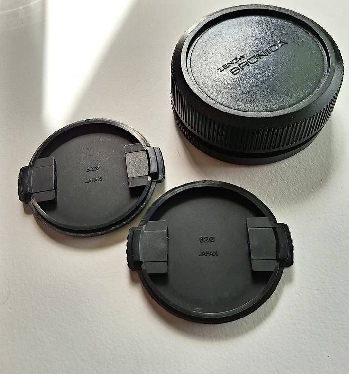 Bronica Obiettivi: Zenza Bronica Objektivdeckel Set + Gehäusedeckel – Usato da Rüti ZH venduto da Liliane_market 1