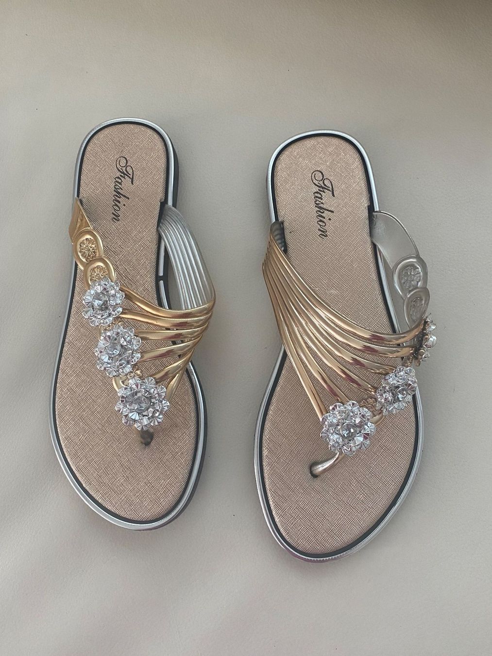 Damenschuhe: FASHION Flip-Flops 39 - Elegant & Stylisch – Neu und originalverpackt aus Winkel von ferrari2022 1