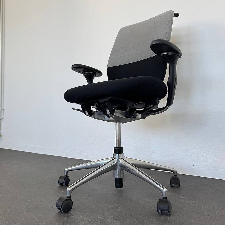 Vitra Sedie: Vitra ID Drehstuhl – Usato da Gontenschwil venduto da bohi44 4