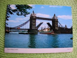 Tower Brige London mit Schiffsdurchfahrt AK