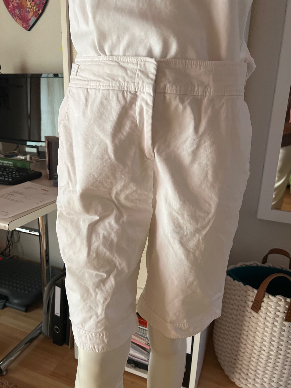 Hosen: St. Emile Short weiss 40 – Gebraucht aus Bonaduz von Malves10