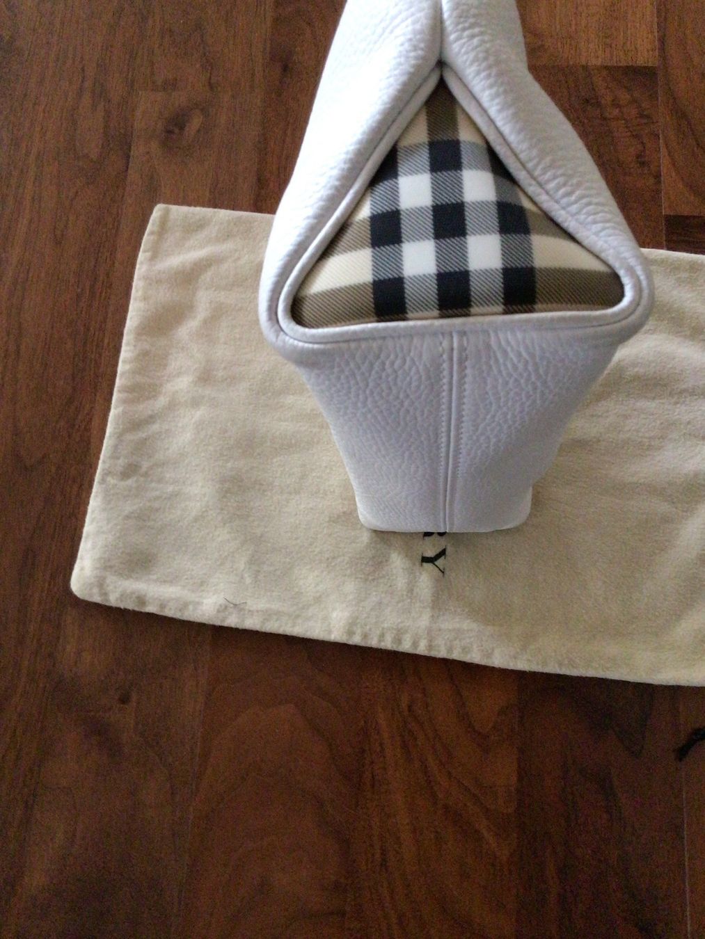 Burberry Taschen für Damen: Burberry Tasche – Gebraucht aus Zürich von ElarmariodeRuth 1