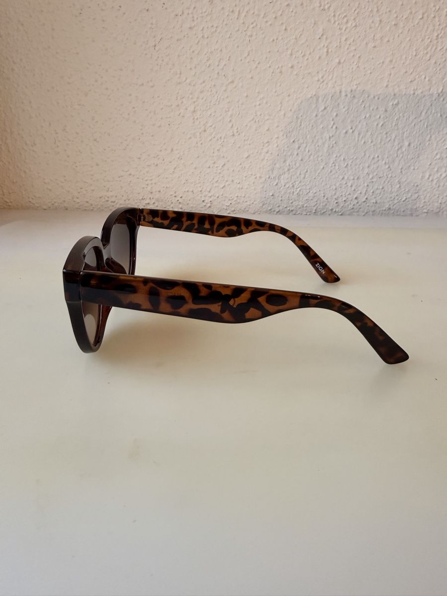 Lunettes & Verres: Sunglasses Cat Eye Tortoiseshell Brown Gradient Lenses – Neuf (Voir description) à Zürich par myclosetsale 3