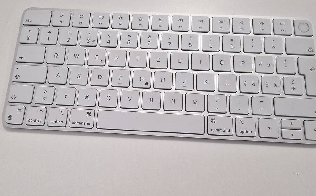 Apple Tastiere: Tastiera Apple con id touch – Usato da Agno venduto da Scambio-Vendo-Agno 1