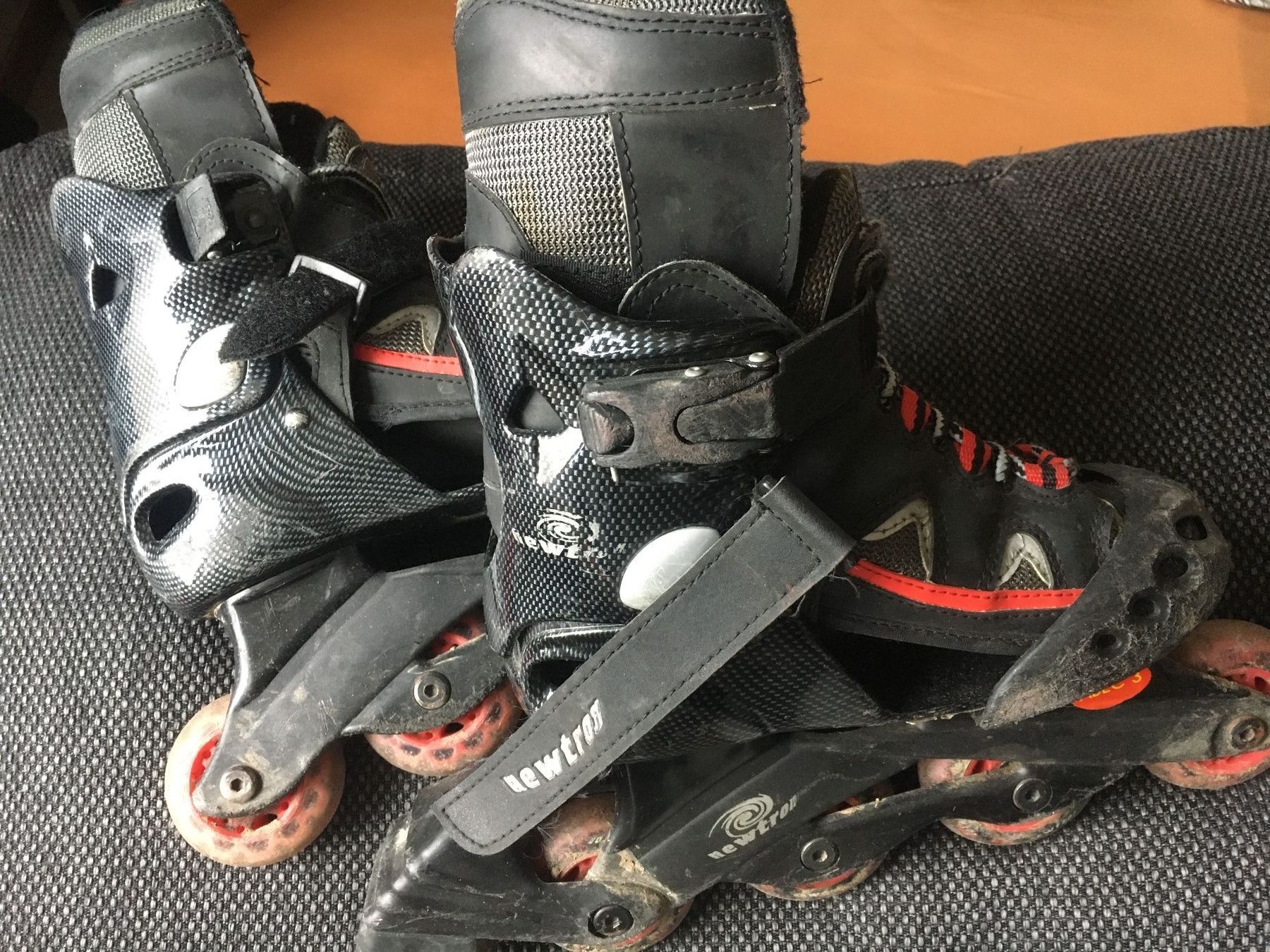 Pattini in linea & Pattini a rotelle: Inline Skates Grösse 30-33 verstellbar – Usato da Siegershausen venduto da Bubsi83