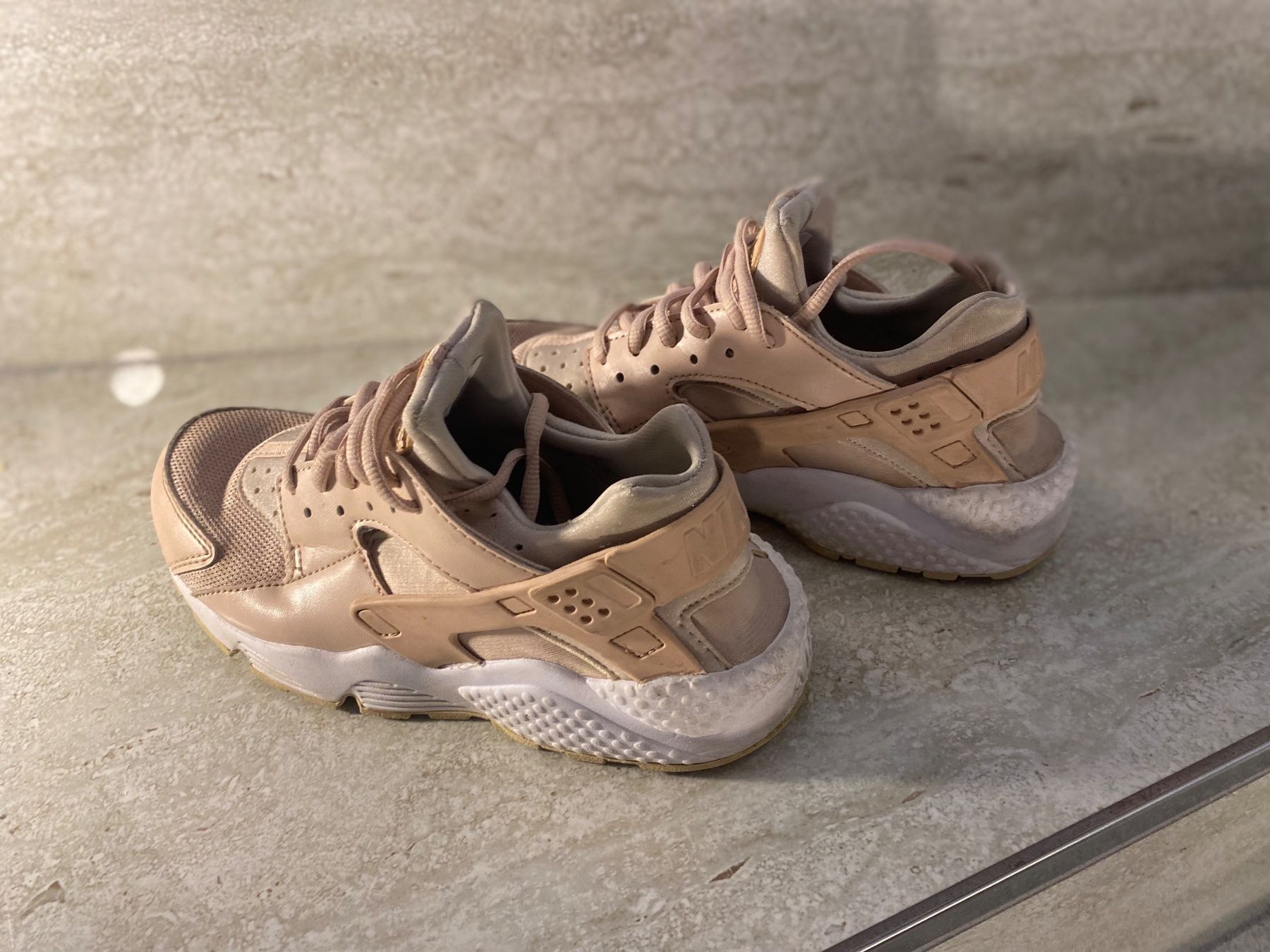 Nike Scarpe da donna: Nike Air Hurache Gr 38 – Usato da Birrwil venduto da Bendegriz
