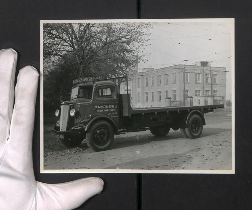 Fotografie & Manifesti: Fotografie Lastwagen Morris mit Hamshaw  – Usato da Berlin venduto da bartko-reher