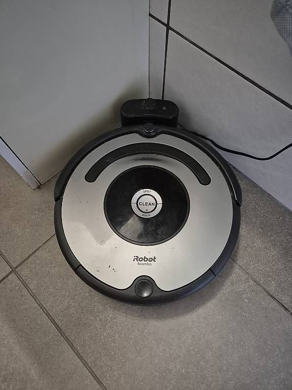 Aspirapolveri & Accessori: Robot aspirapolvere – Usato da Cadenazzo venduto da cal_c82p