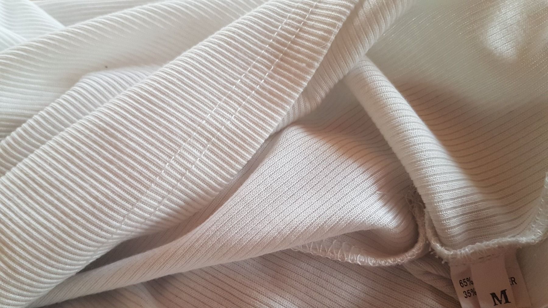 Pulls & Sweat-shirts: Pull blanc col roulé taille M – D'occasion à Villiers par san_jn5w 4