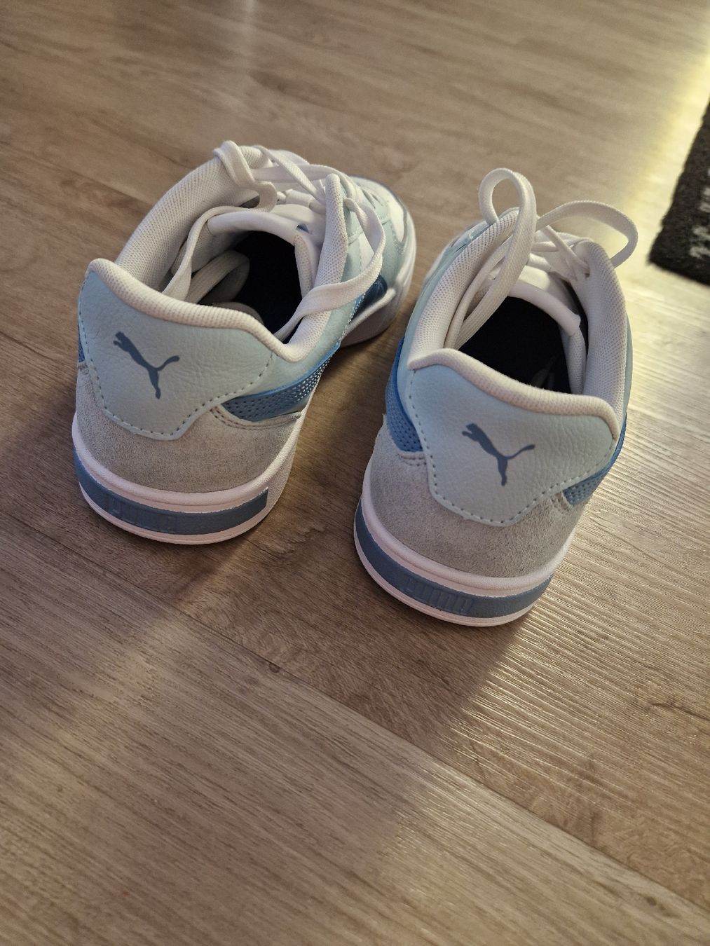 Puma Scarpe da donna: Puma Sneaker Court Point, hellblau/weiss, Gr. 41 – Nuovo (secondo la descrizione) da Uster venduto da lar_9h7q 3