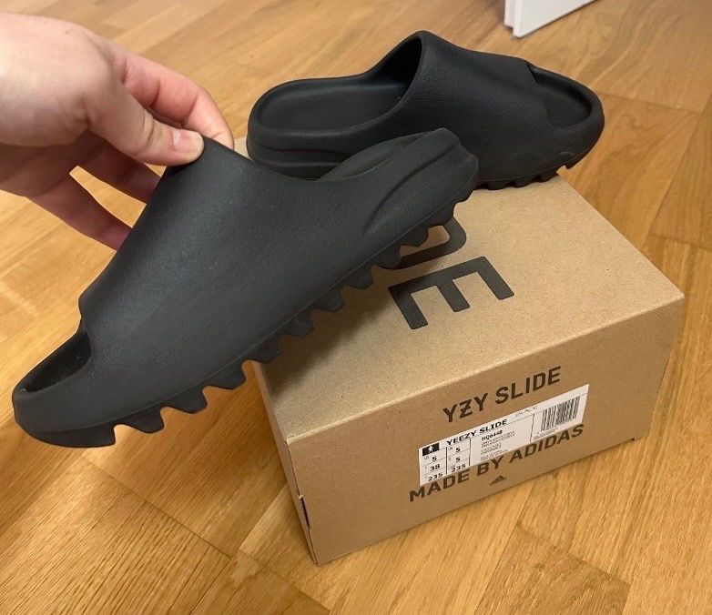 Adidas Scarpe da uomo: Adidas Yeezy Slides – Usato da Wallisellen venduto da mirja.02 3