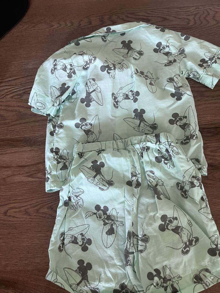 H&M Kleiderpakete & -sets: H&M Mickey Mouse Türkis Set Gr. 98 – Gebraucht aus Zollikerberg von LLV 2