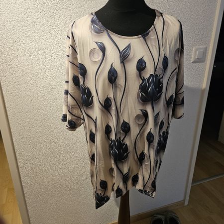 Shirt Blumenmuster, Gr 52-54140 cm brust