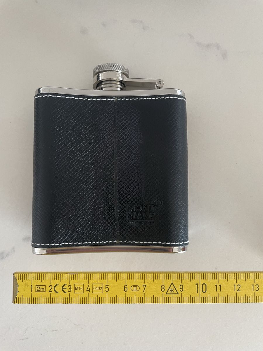 Sonstiges: Montblanc Flachmann Leder Schwarz mit Box neu, large – Gebraucht aus Opfikon von janineschlosser 2