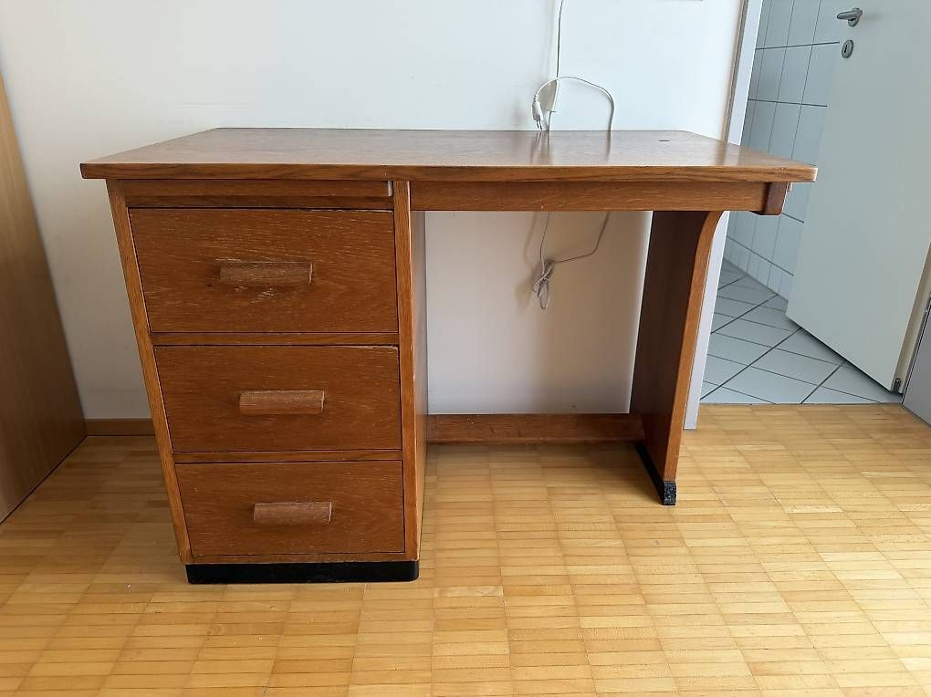 Scrivanie: Holz Schreibtisch – Usato da Thal venduto da adr_2m22