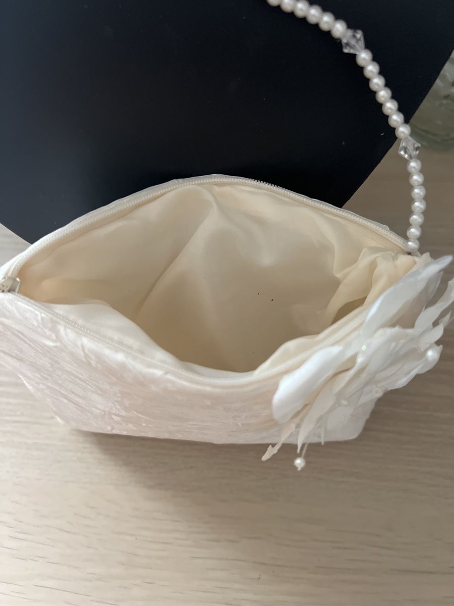 Sacs femmes: Elegante Abendtasche, creme, Perlenkette, Blume – D'occasion à Seon par Sunny-Schmuck78 3