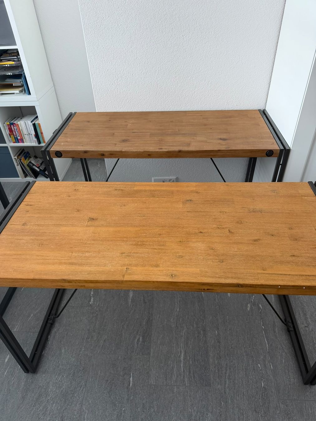 Scrivanie: GRATIS!! 2 schöne Schreibtische zu verschenken – Usato da Aadorf venduto da mona_speedy
