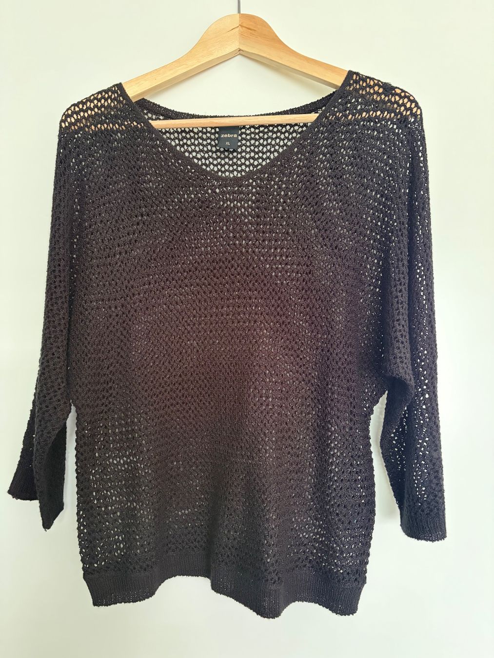 Pullover & Sweatshirts: Damenpulli Gr. xl schwarz – Gebraucht aus Obergösgen von Andre118