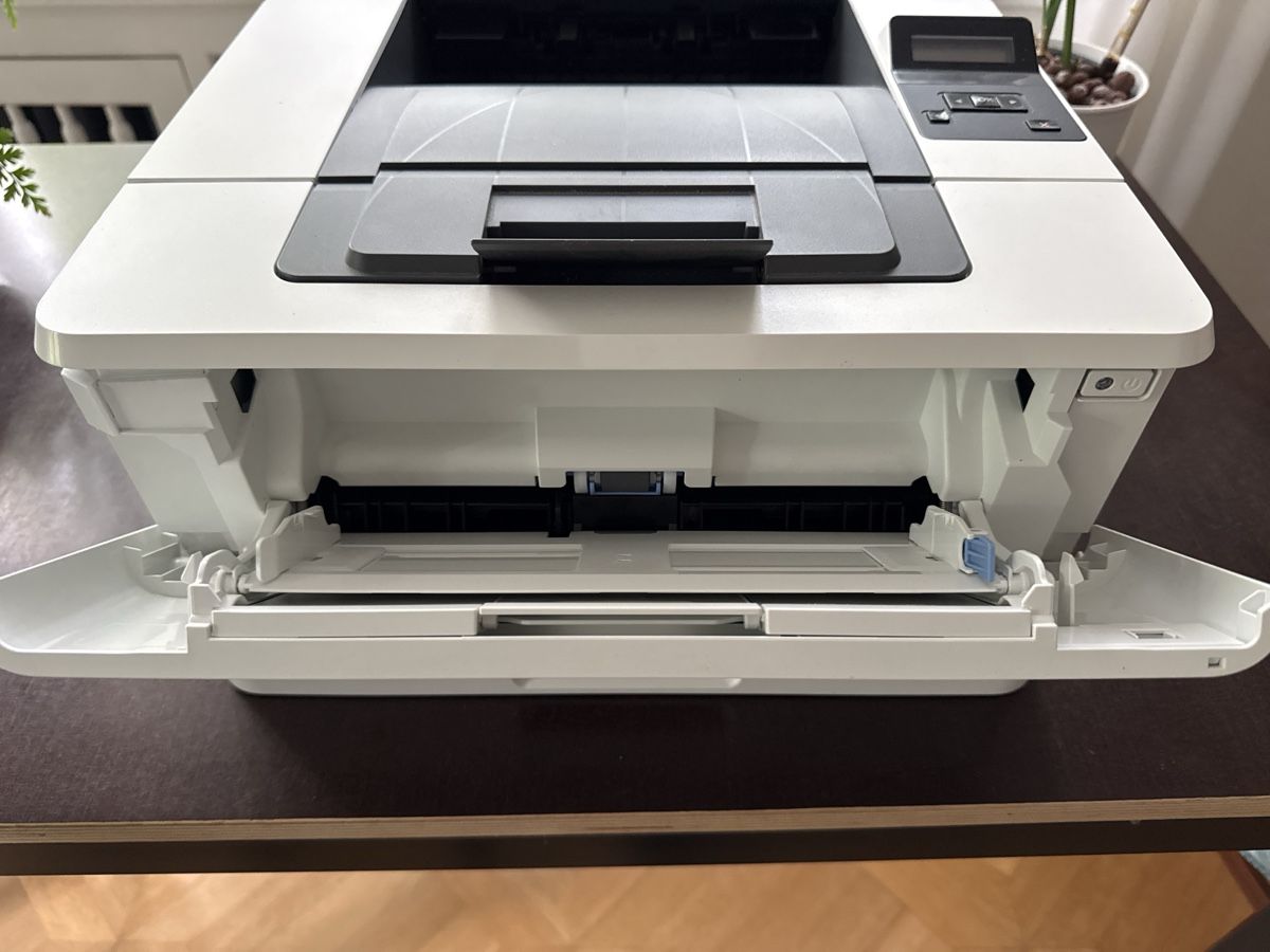 Hewlett Packard Stampanti: Laserjet Pro M402dne – Usato da Zürich venduto da Glila 2