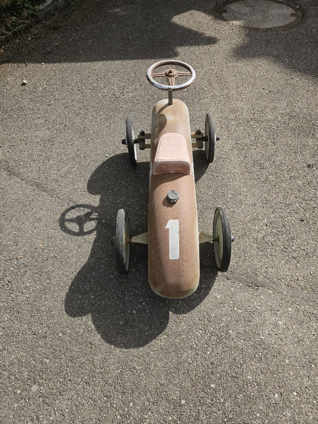 Véhicules pour enfants: Tretauto Oldtimer mit Nummer 1 guter Zustand – D'occasion à Dürnten par Andre.schubert 2