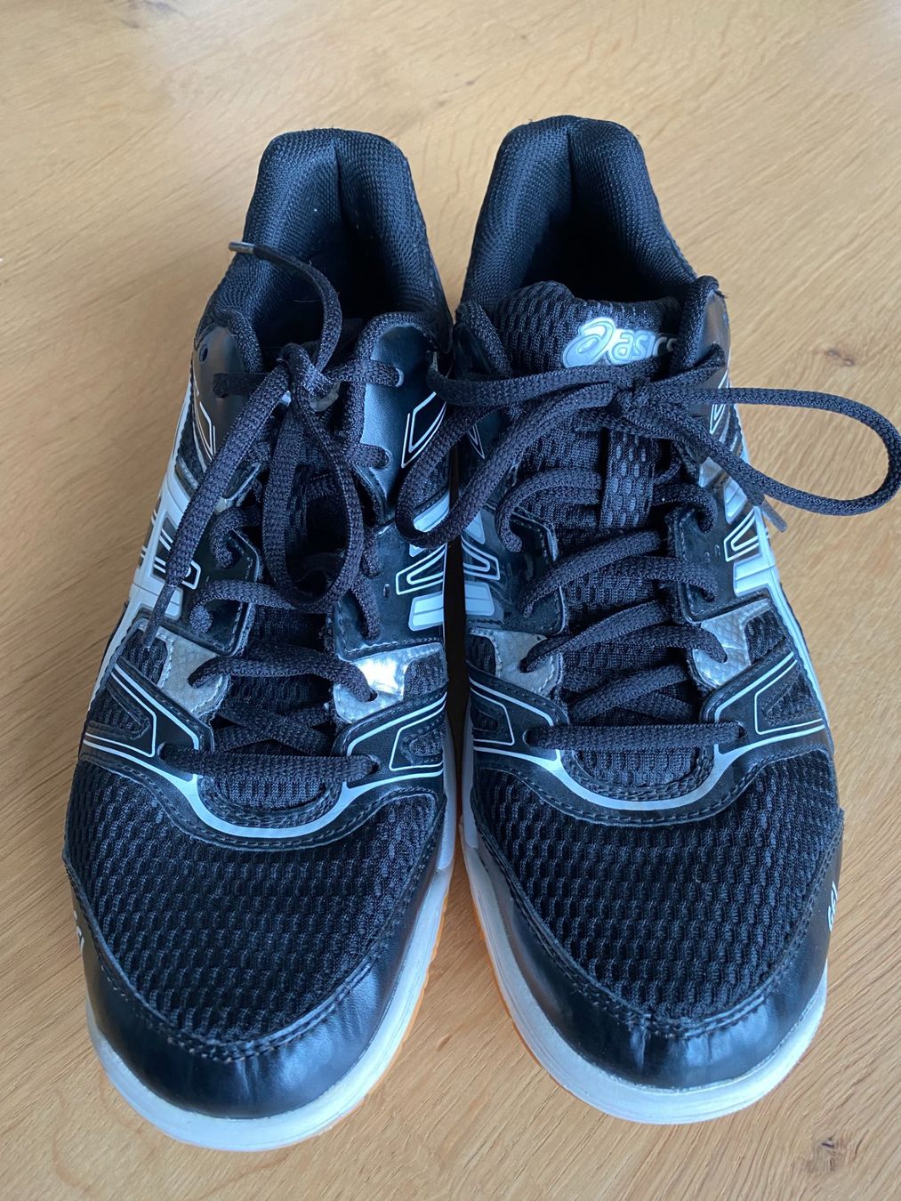 Asics Scarpe da donna: Hallenschuh Asics Gr. 40 – Usato da Theilingen venduto da Theilig1 1