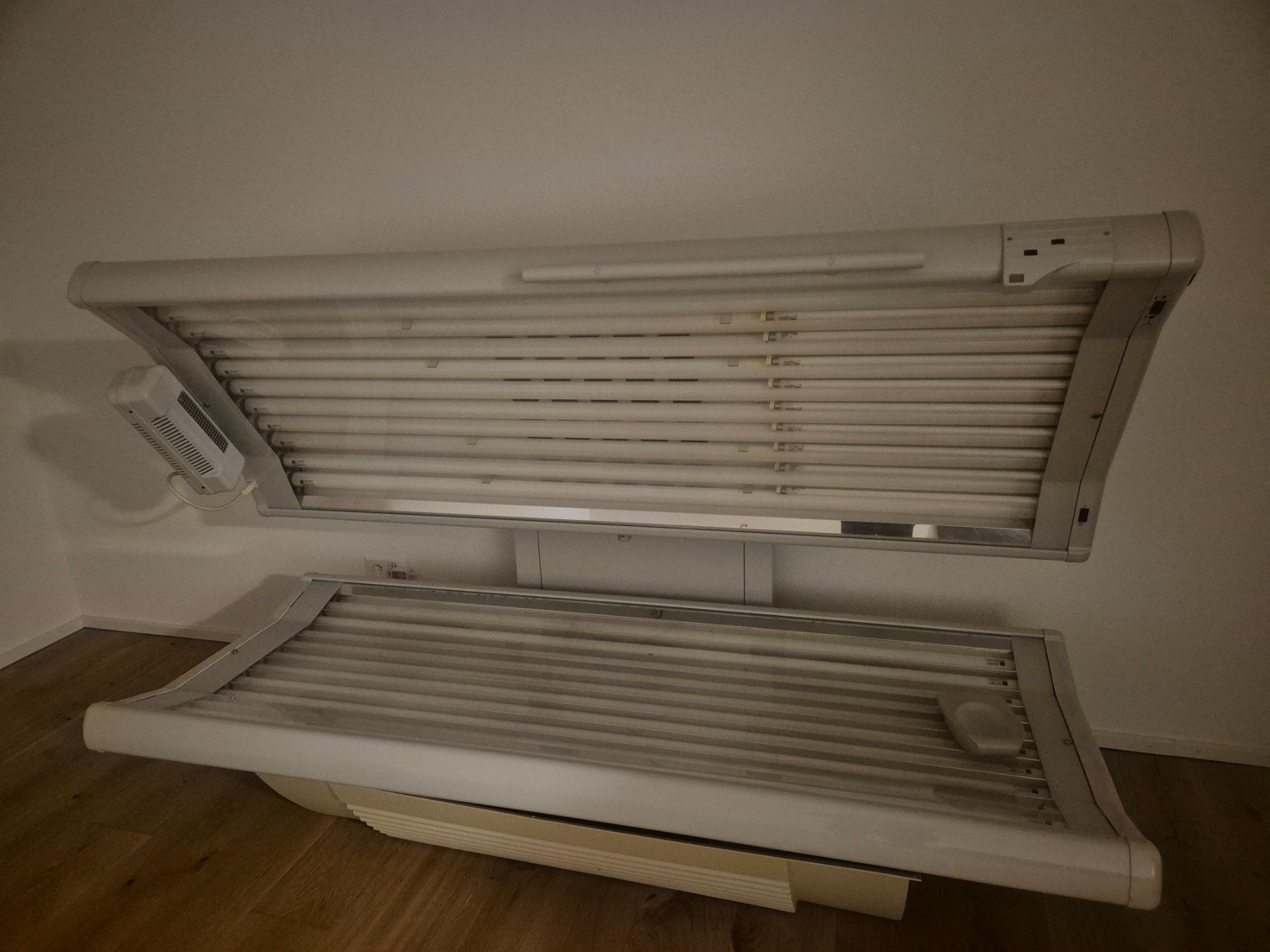 Solarium: Solarium LETZTE CHANCE, danach wird es entsorgt – D'occasion à Balterswil par new_one-123 2