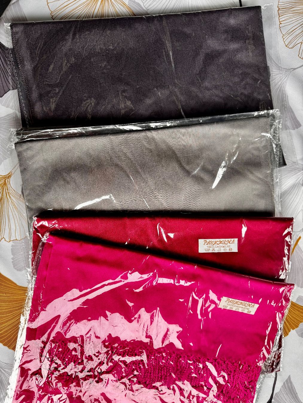Foulard & Sciarpe: Diverses écharpes style pashmina – Nuovo e nell'imballaggio originale da Lausanne venduto da Flomag